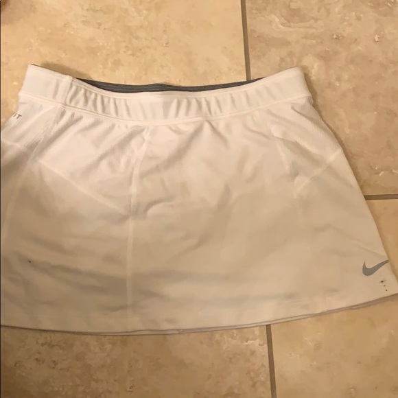 Nike skirt - Picture 1 of 2